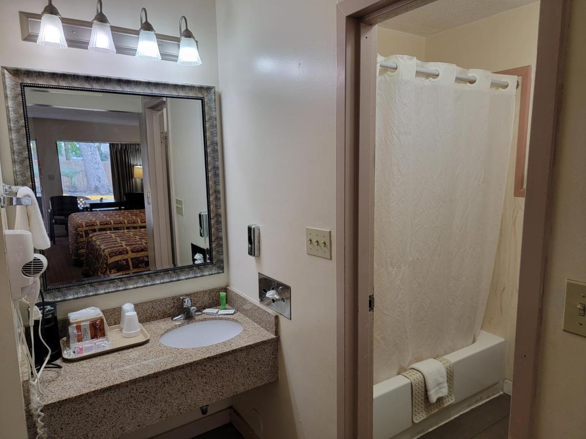 Twin Star Lodge Biloxi Eksteriør billede